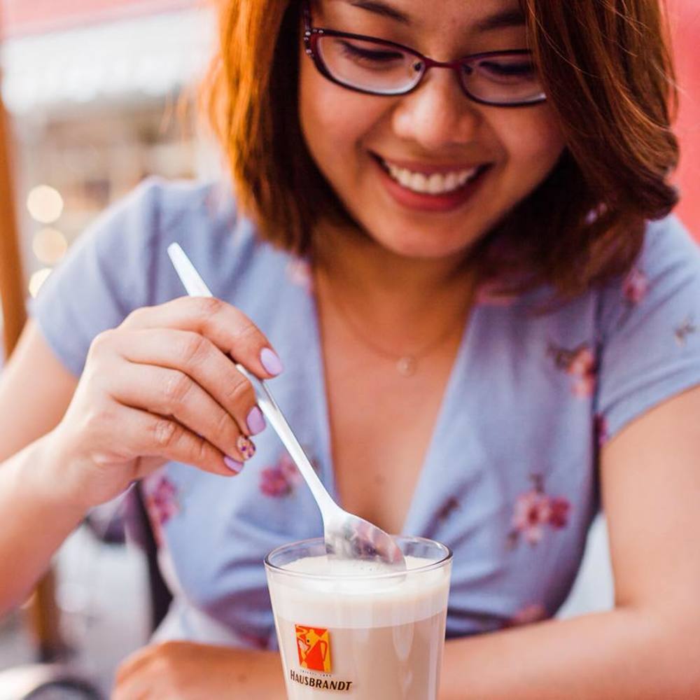 Meet your Posher, Nguyệt